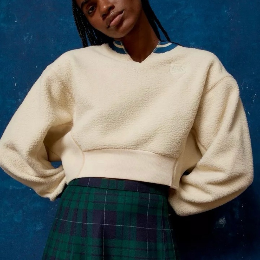 NWT UO BDG Women's Cream and Blue Jumper Sweatshirt Teddy Oversized Crop Pullove